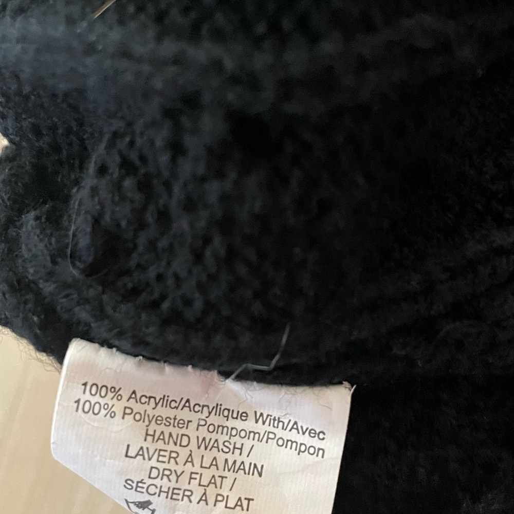 GTFO Black Toque with faux fur pom. - Picture 5 of 5